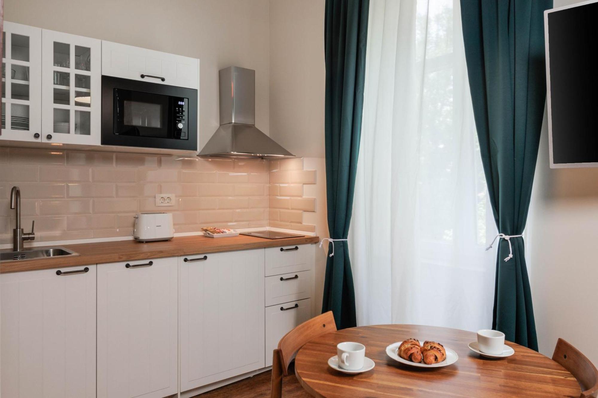 Photel Studio Apartments Crikvenica Exteriör bild